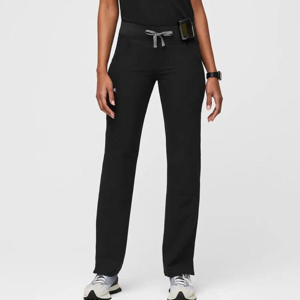 Figs women’s Kade Cargo Scrub Pants XS Black Regular